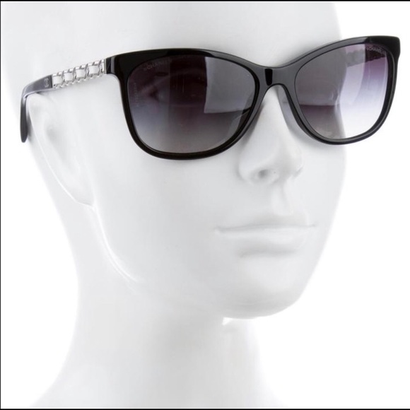 CHANEL Accessories - CHANEL 5260 Black Sunglasses